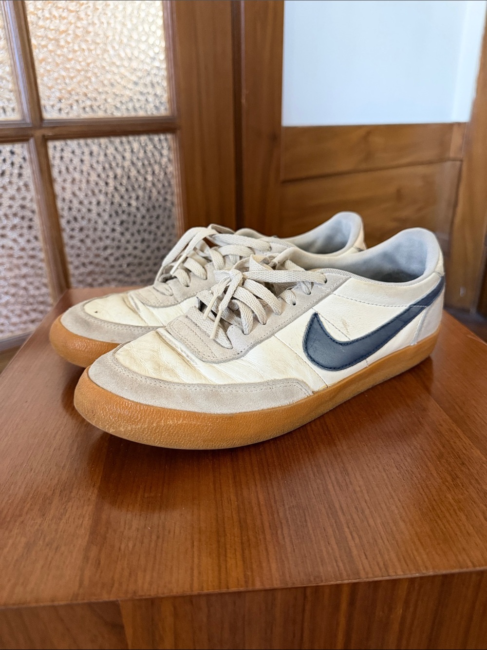 Nike Men’s Cream & Navy Gum-Soled Sneakers